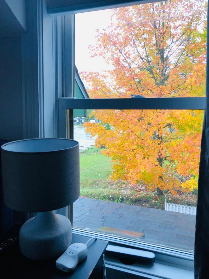 Le « Lake View » De La Suite North Hatley Eksteriør bilde